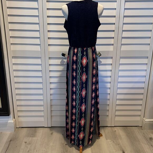 Just be Maxi Dress, lined Lace Top, elastic waste. - Picture 5 of 5